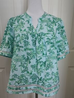 A Classy Chic Boutique Mint and Green Tropical Print Short Sleeve Blouse